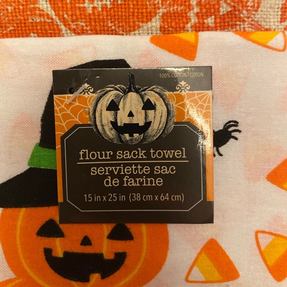Halloween Jack O Lantern Towels, Jack O Lantern Tier Tray Decor & Wall Decor - Picture 12 of 16